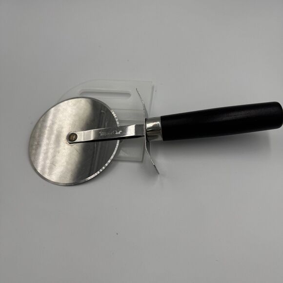 Pampered Chef Pizza Cutter Slicer With Cover #1301 - Picture 1 of 4